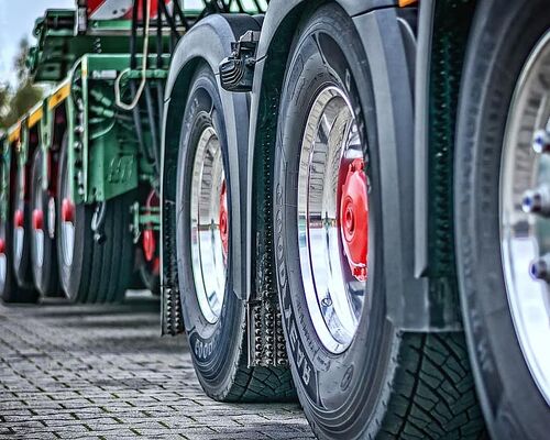 truck-heavy-duty-tractor-transport-traffic-special-transport-wheels-mature-axis