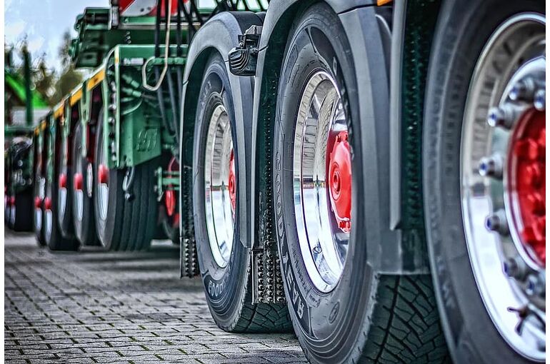 truck-heavy-duty-tractor-transport-traffic-special-transport-wheels-mature-axis