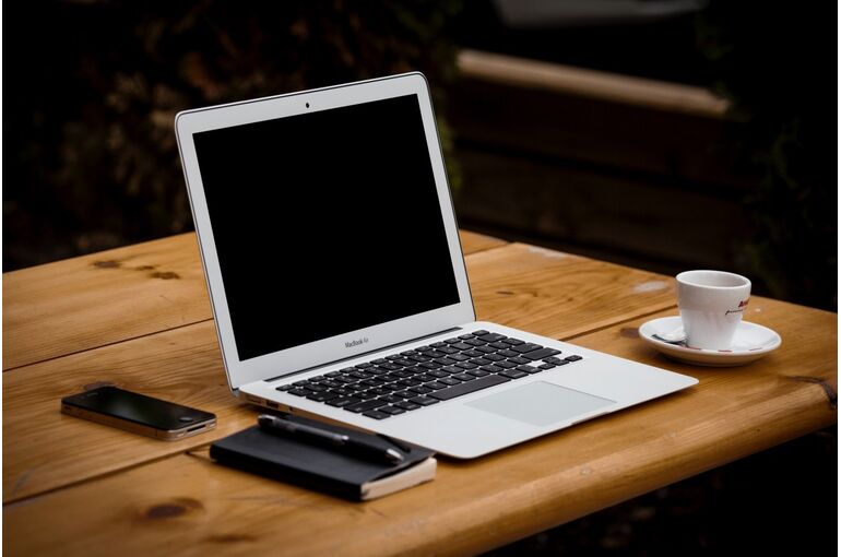 laptop_iphone_desk_notebook_computer-9