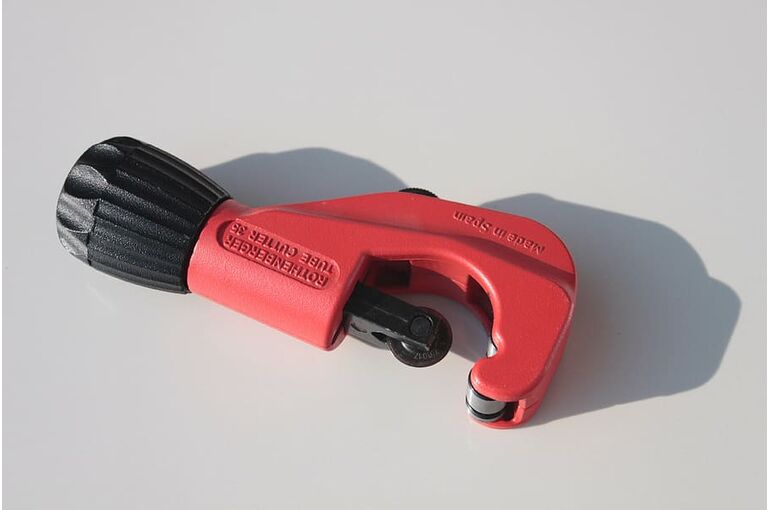 cutter-cutting-fittings-pipe