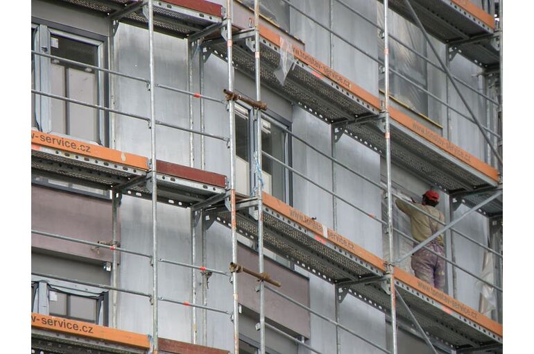 building-the-new-building-the-workman-scaffolding