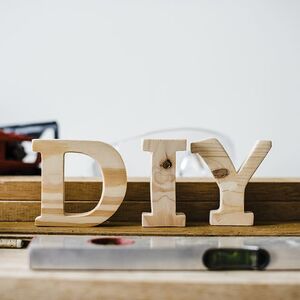 close-up-diy-measuring-tape-nobody